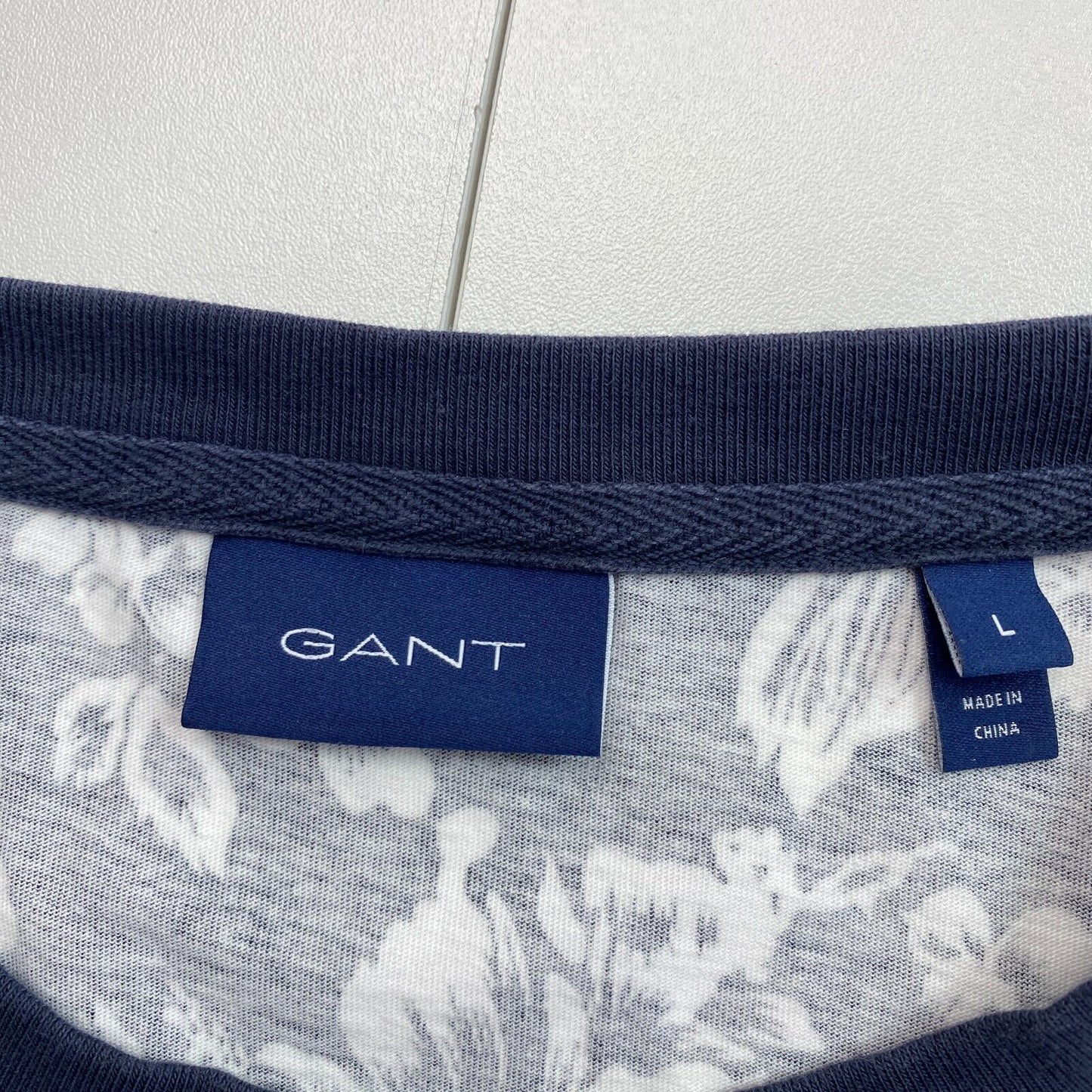 GANT Men Navy Blue Floral Print Crew Neck Short Sleeve T Shirt Size L