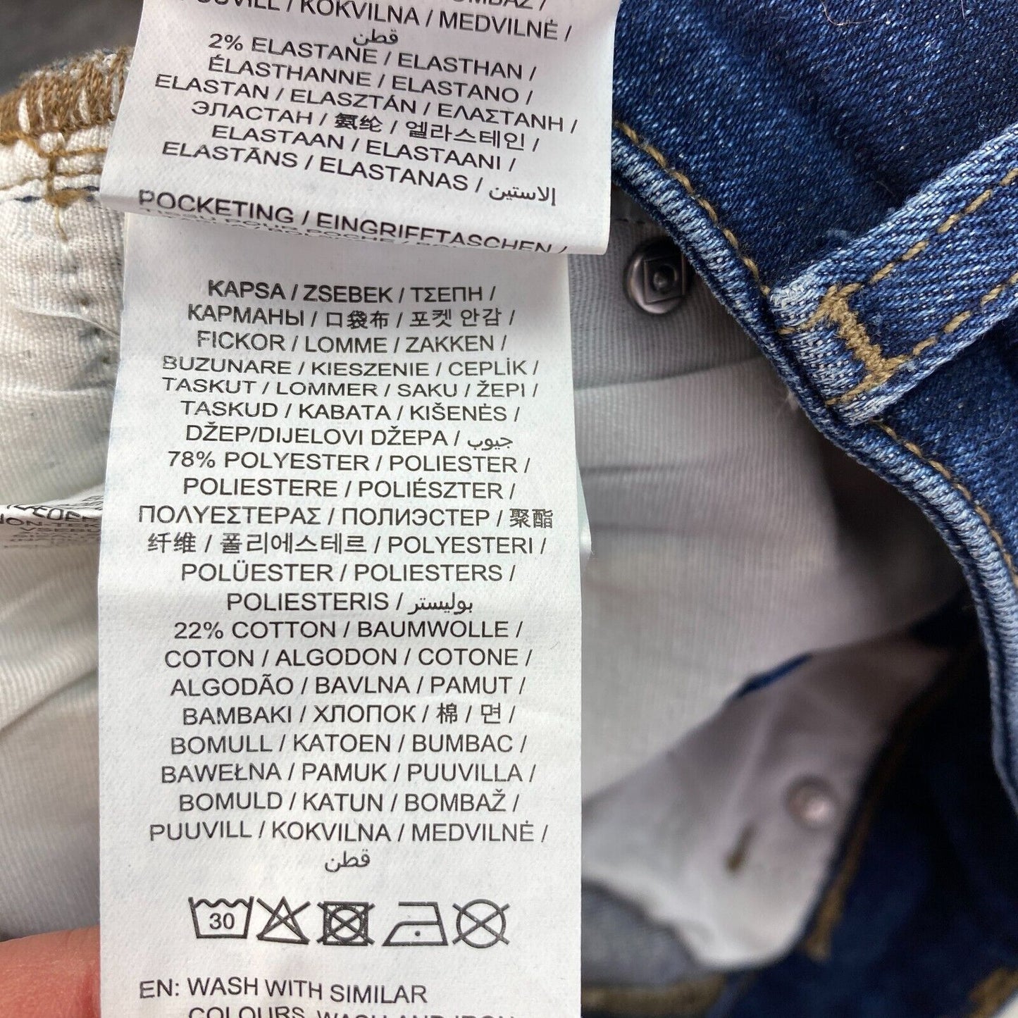 GANT Dunkelblaue FARLA verkürzte Slim Fit Jeans Größe W29