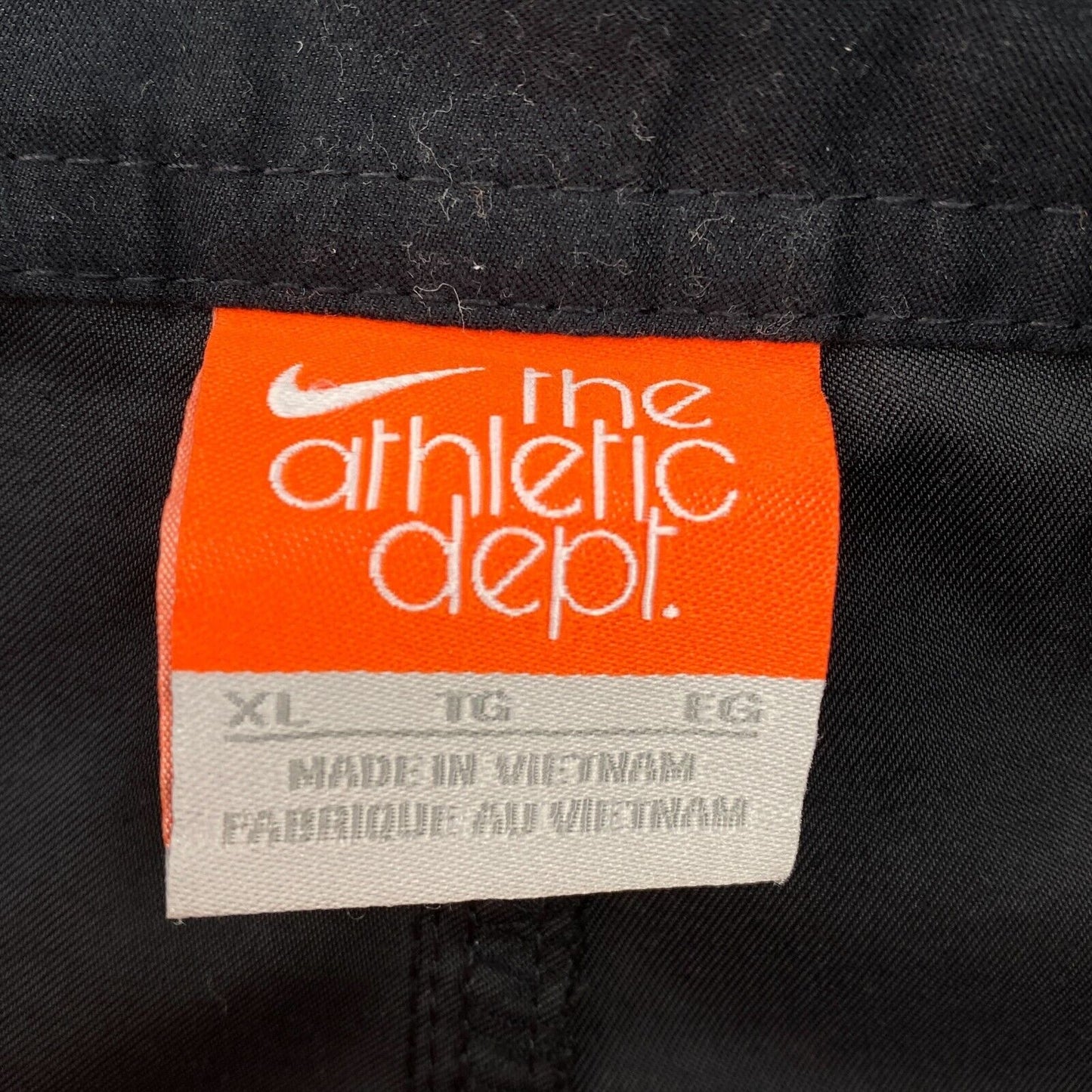 NIKE THE ATHLETIC DEPT. Black Activewear Shorts Size XL