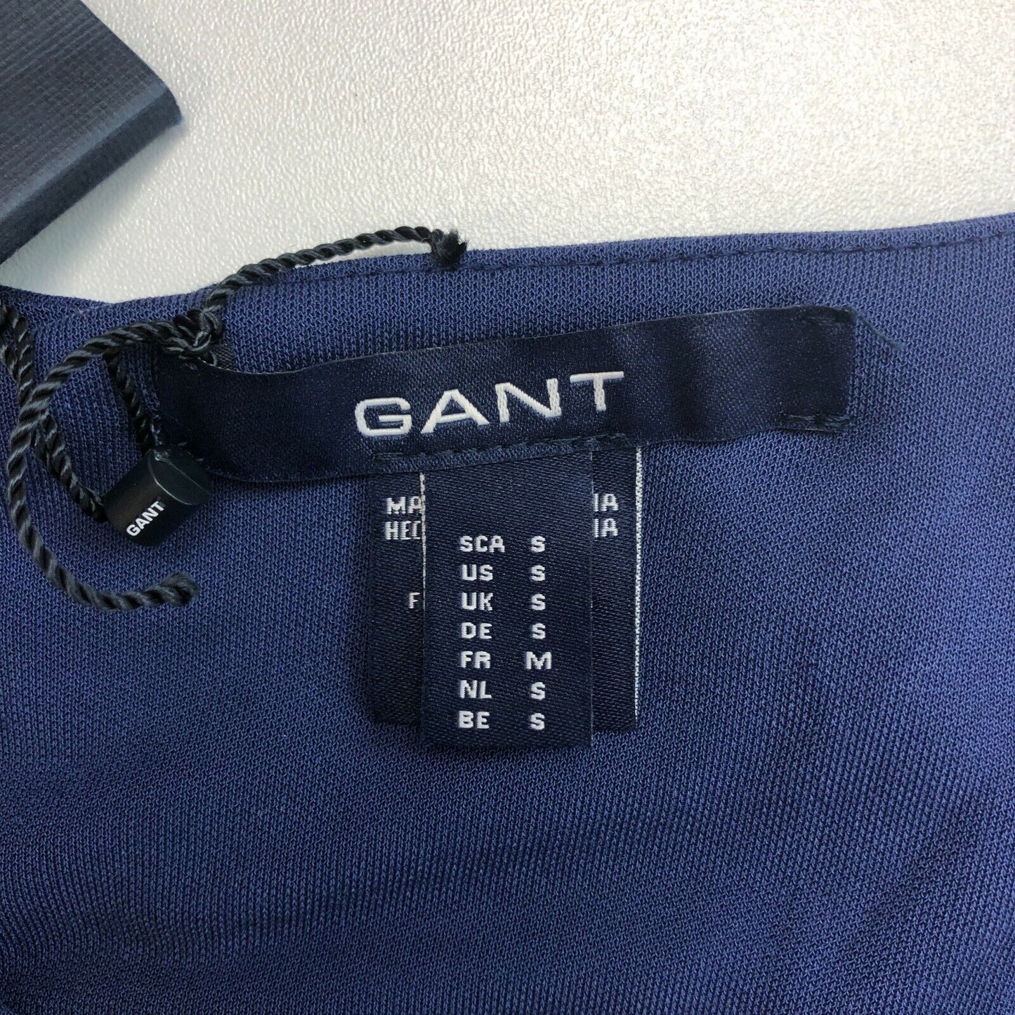 UVP 209 € GANT Marineblaues Kleid mit Rundhalsausschnitt und offenem Rücken, Größe S