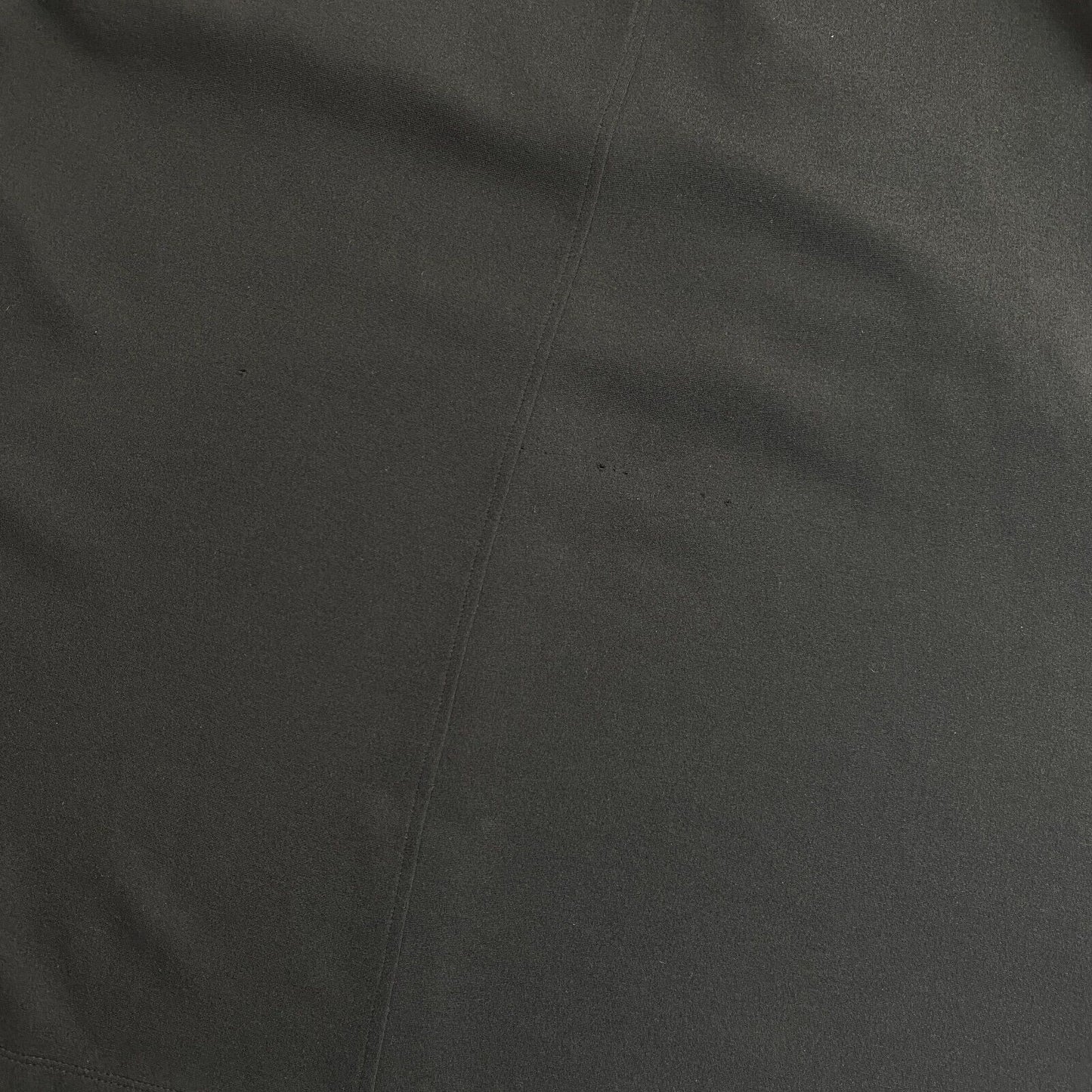 GANT – Schwarzes Jersey-Kleid mit Rundhalsausschnitt und ausgestelltem A-Linien-Kleid, Größe S