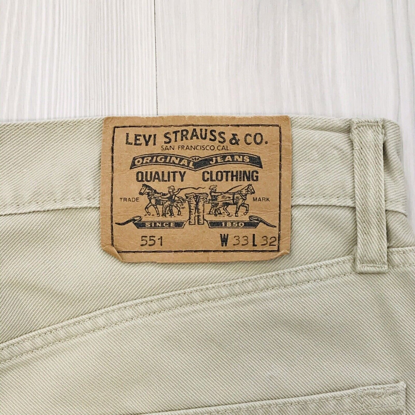 Vintage Levi's 551 Beige Regular Straight Fit Jeans Pants Trousers W33 L32