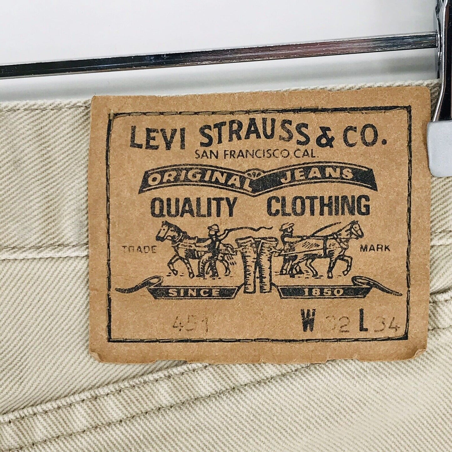 Vintage Levi‘s 451 Beige Regular Straight Fit Jeans W32 L34