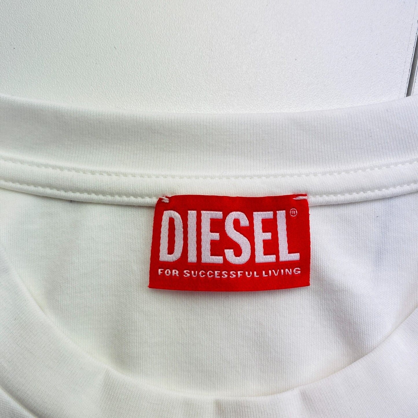 DIESEL Men White T-JUSTINE-DOVAL-PJ Crew Neck Short Sleeve T-Shirt Size S