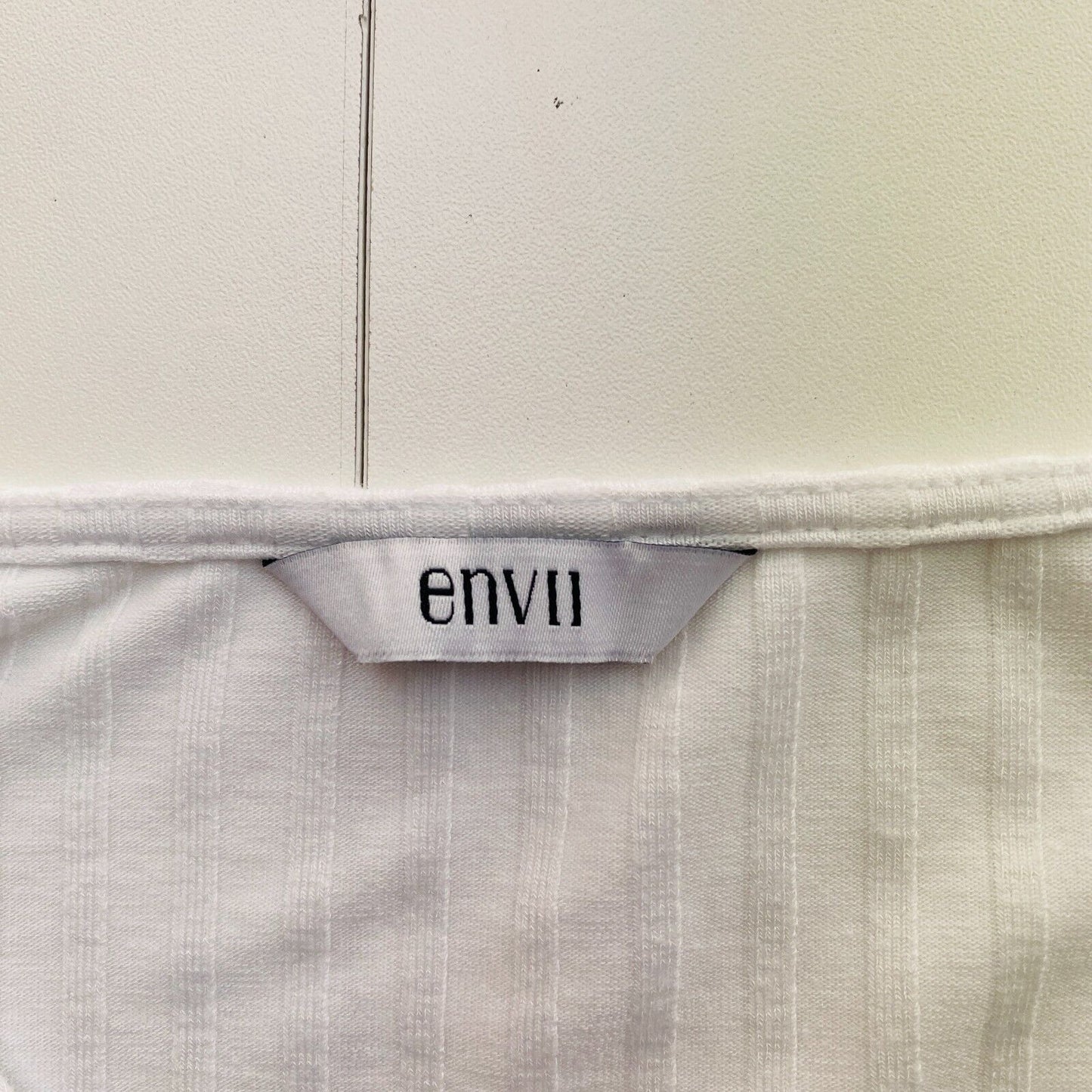 ENVII Women White ENPATRICIA V Neck Cropped Long Sleeves T Shirt Size XS