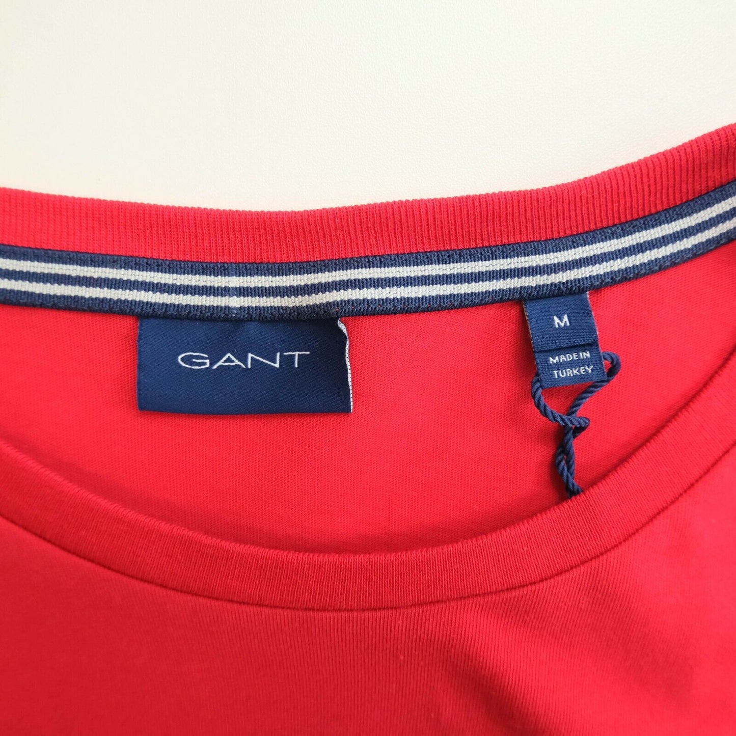 GANT T-Shirt mit Rundhalsausschnitt und langen Ärmeln, großes Logo, Rot, Größe M