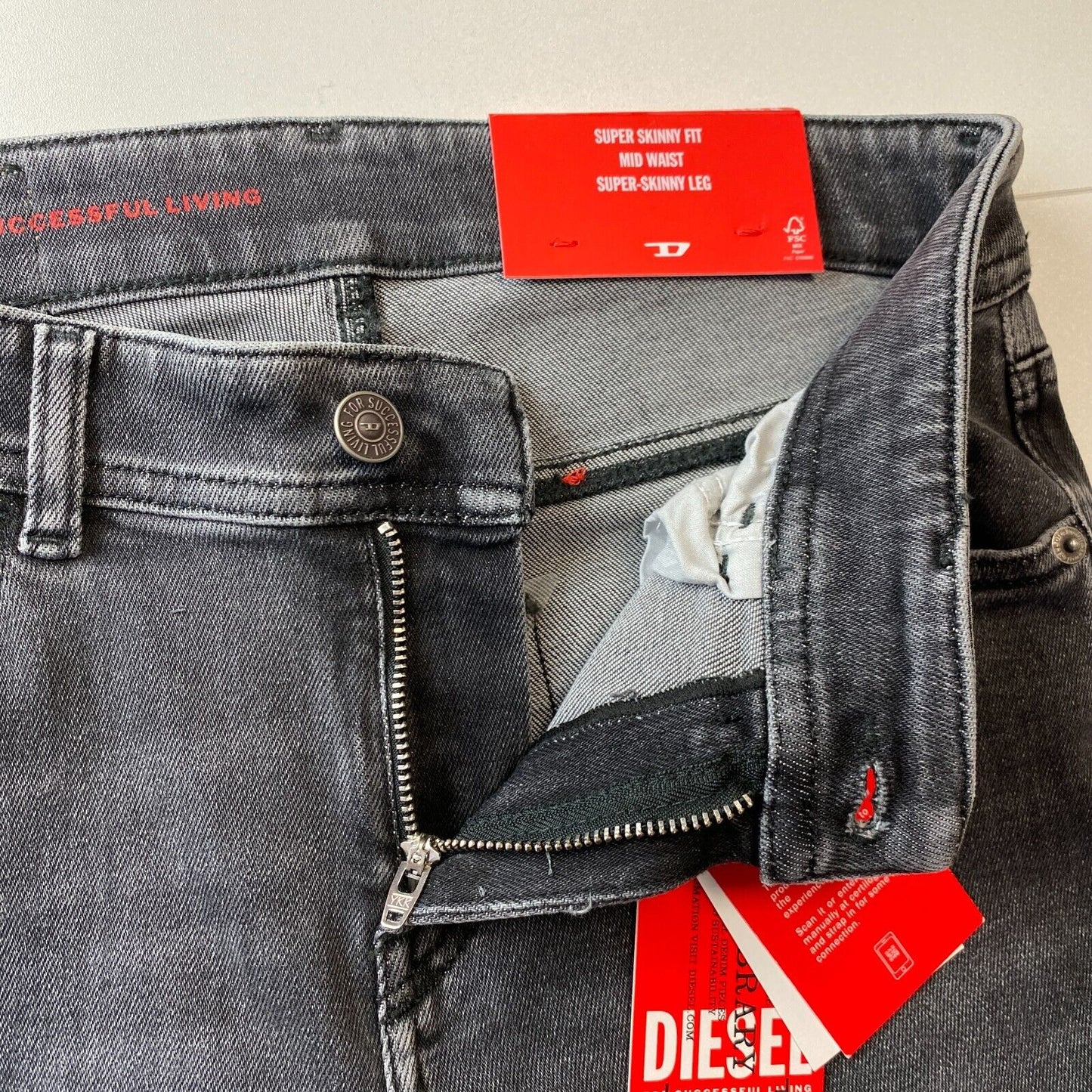 Diesel 2017 SLANDY Damen Jeans, grau, mittlere Taille, superenge Passform, Größe W28 L32