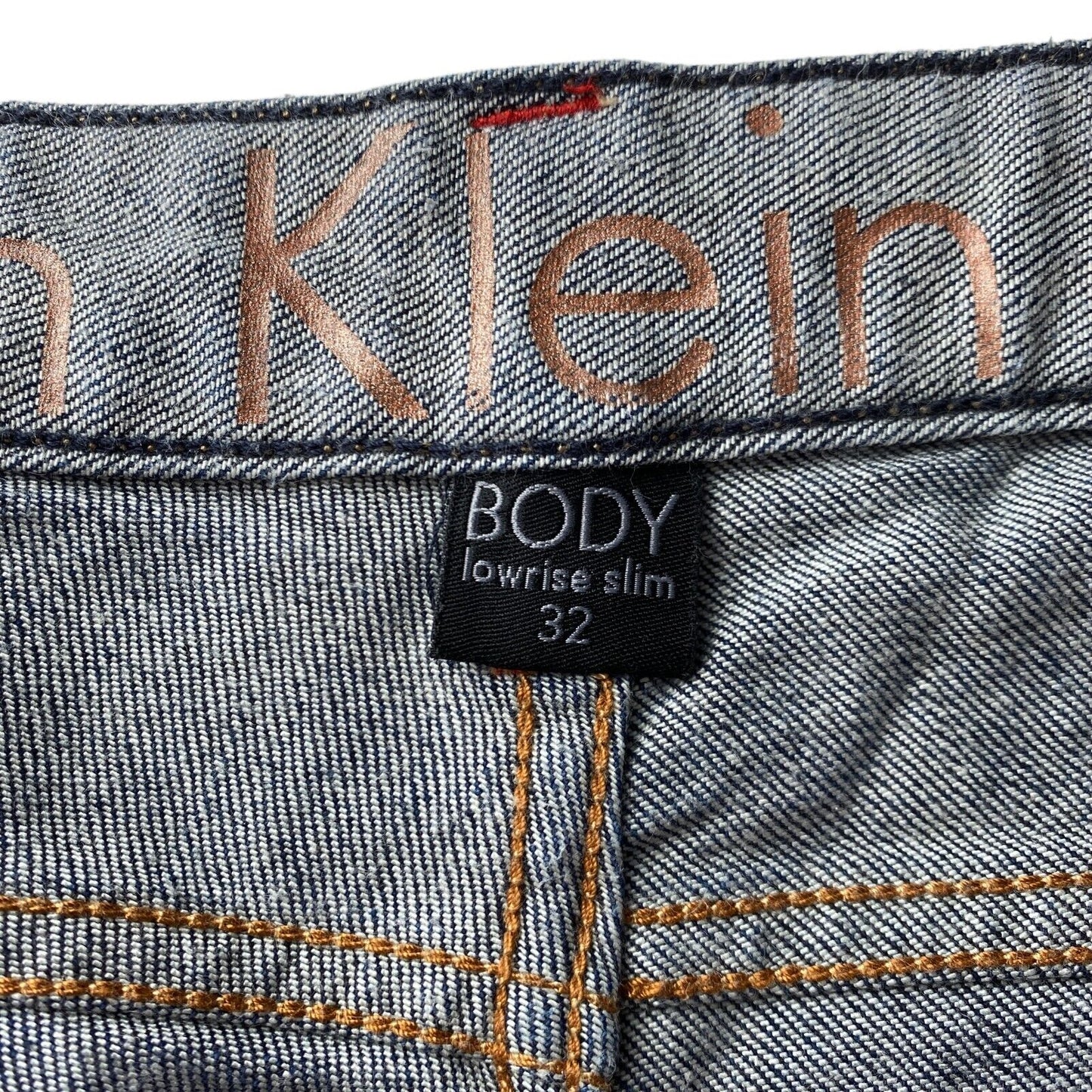 Calvin Klein Damen Jeans mit niedriger Leibhöhe und schmaler Passform, Dunkelblau, W32 L34