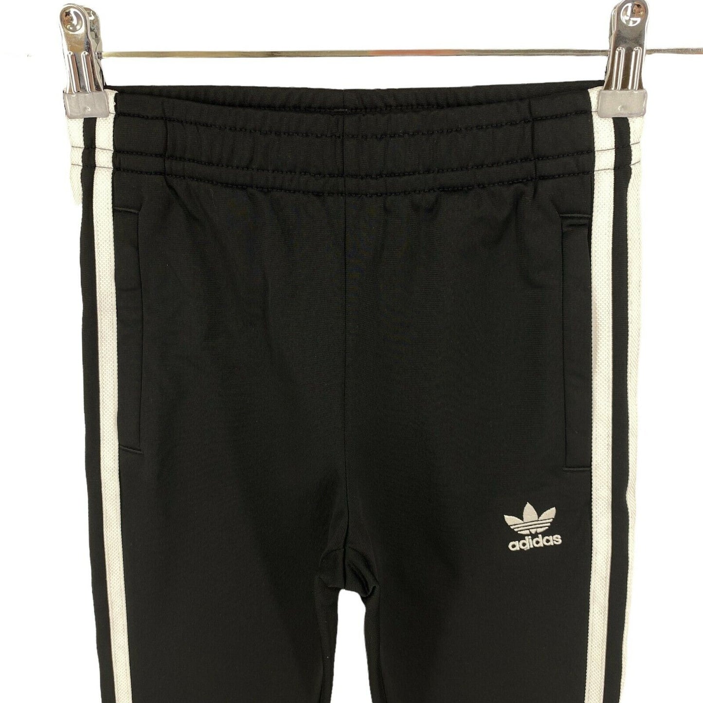 Adidas Jungen Schwarze 3-Streifen Jogginghose Hose Größe 5–6 Jahre