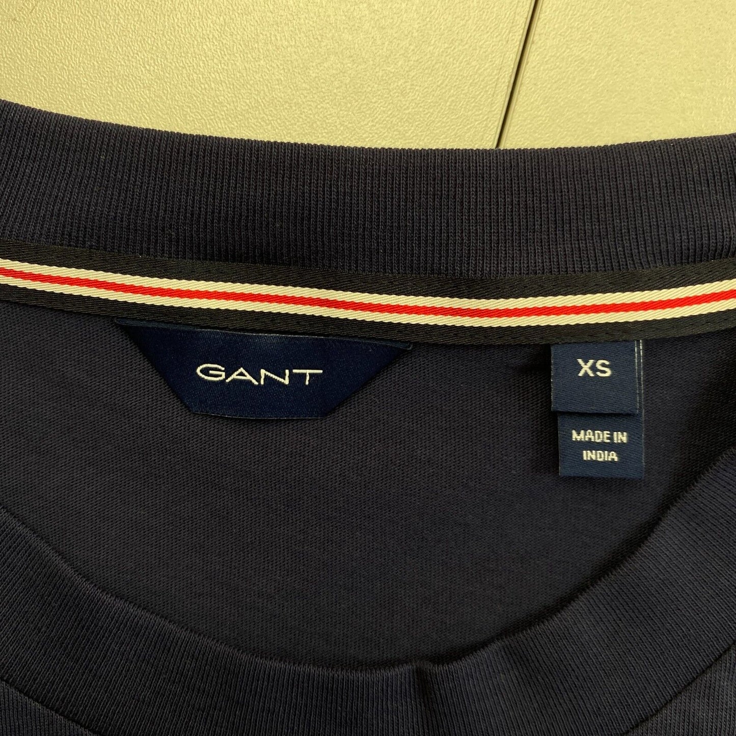 GANT T-Shirt mit Rundhalsausschnitt und Retro-Schild, Marineblau, Größe XS